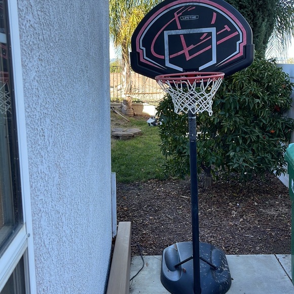 Lifetime Youth Portable Basketball Hoop - Picture 2 of 2